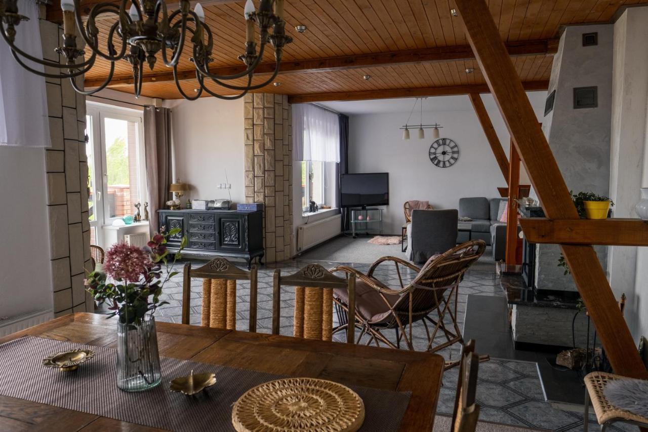 Dom na wzgórzu z widokiem na jezioro Vila Lipnica  Exterior foto