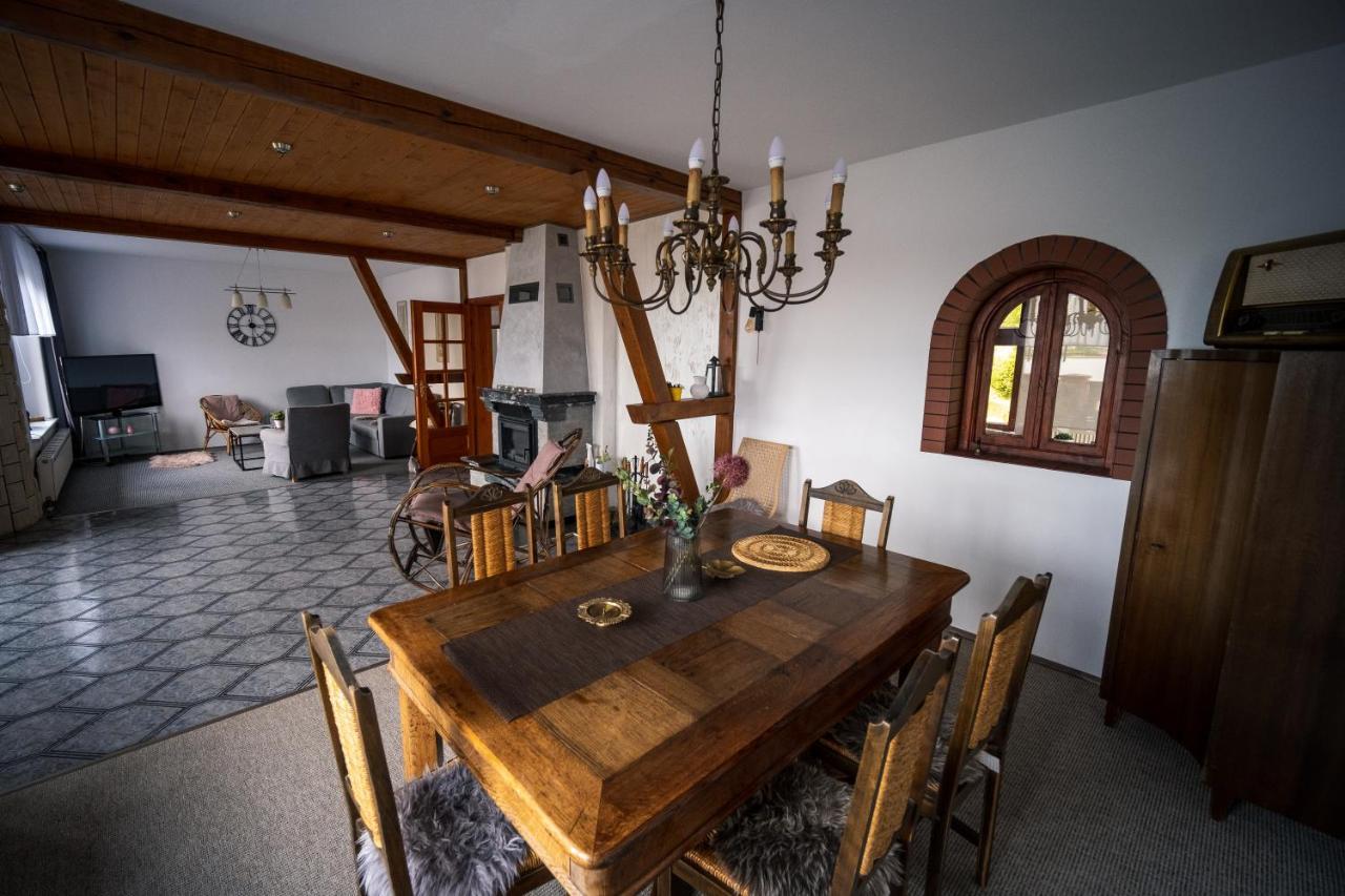 Dom na wzgórzu z widokiem na jezioro Vila Lipnica  Exterior foto